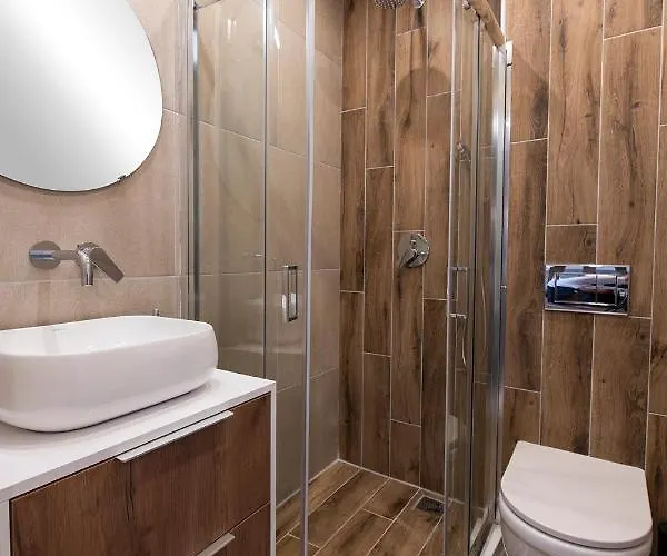 J Villara's Luxury