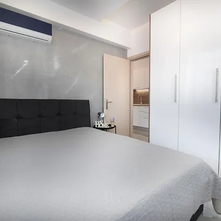 J Villara's Luxury